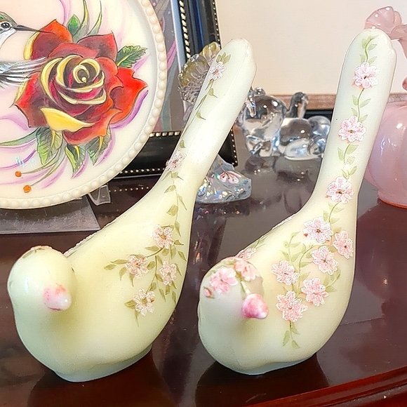 Fenton Other - 2005 Fenton happiness birds, hp and signed in mint condition buy 1 get 1 free!